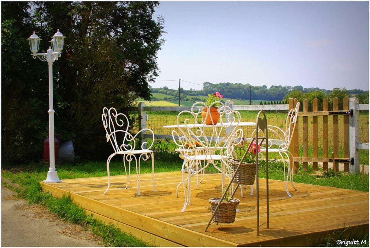 Bed and Breakfast Les Roulottes Des Songes De L'Authie Boufflers Экстерьер фото